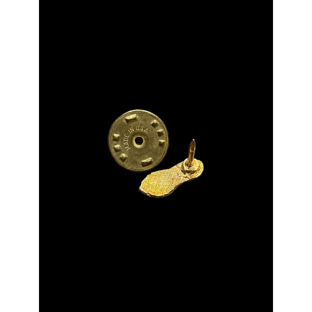 Vintage Retro Gold Tone Detailed Miniature Peanut Brooch Pin - Picture 3 of 4